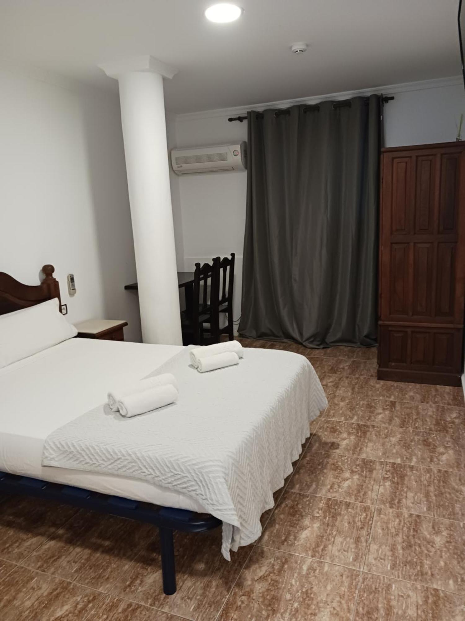 Hotel Manantiales 托雷莫利诺斯 外观 照片